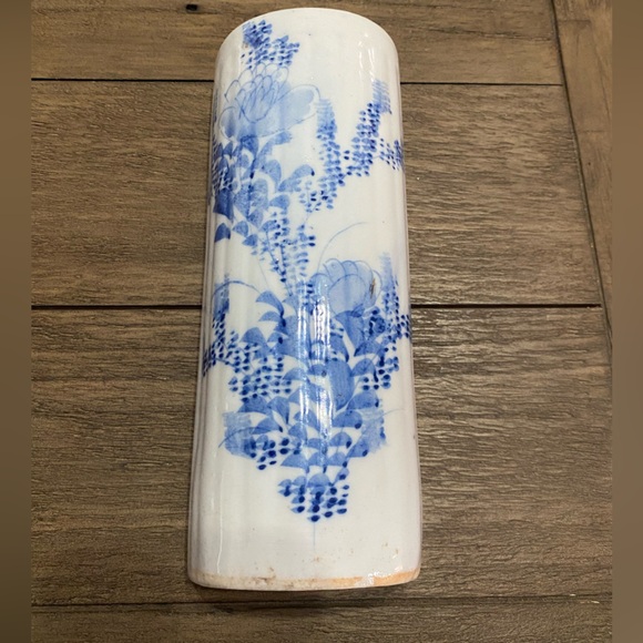 Vintage Blue & White Porcelain Wall Vase Floral Motif - Picture 4 of 17